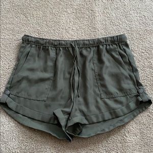 Abercrombie & Fitch army green shorts size M